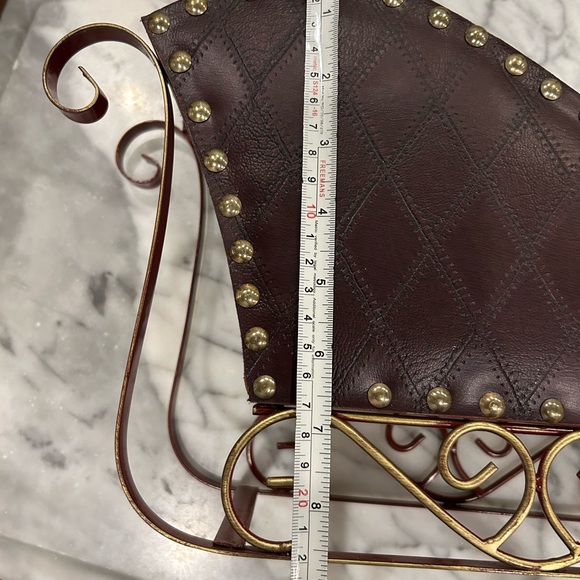Tobacco Brown Gold Red Sleigh with Brass/Gold colored nail-pin/tacks - Picture 8 of 12